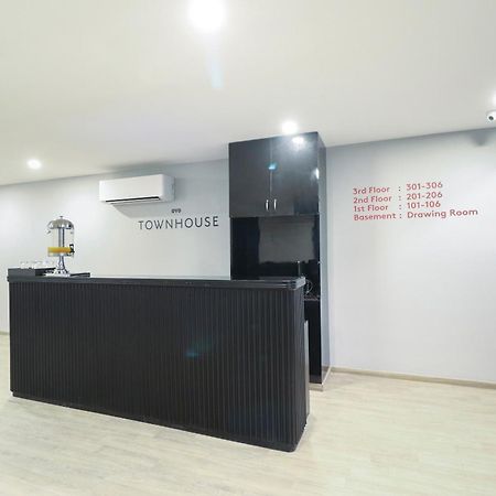 Oyo 700002诺伊达71区联排别墅 Indirapuram 外观 照片