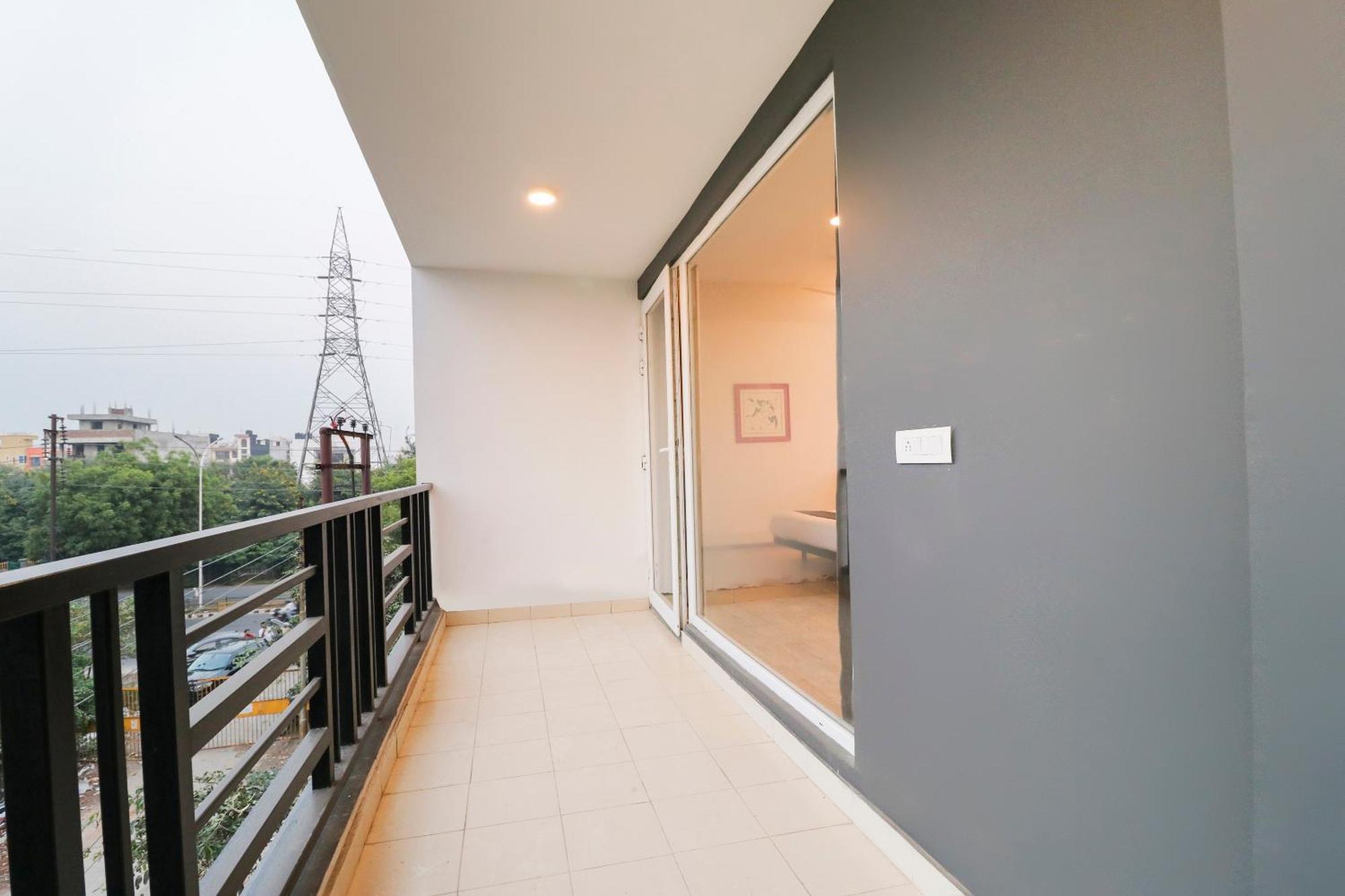 Oyo 700002诺伊达71区联排别墅 Indirapuram 外观 照片